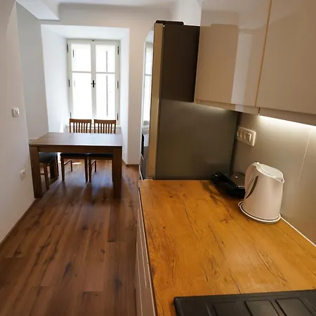 Metro 7 Appartement *