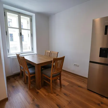 Apartamento Metro 7 *