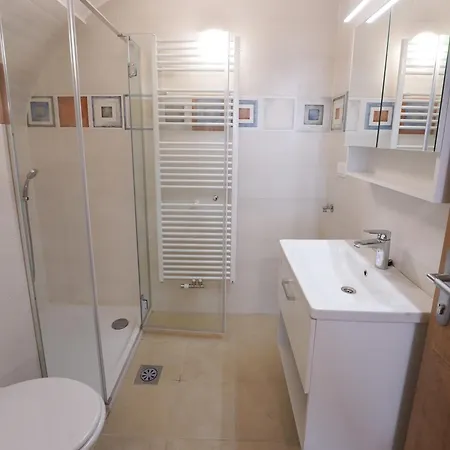 Metro 7 Apartamento *