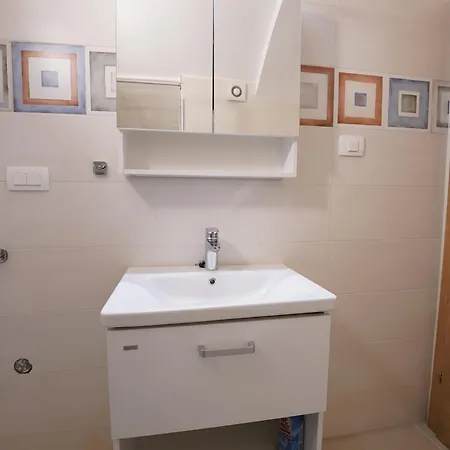 Apartamento Metro 7 *