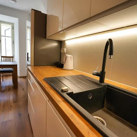 Metro 7 Apartamento