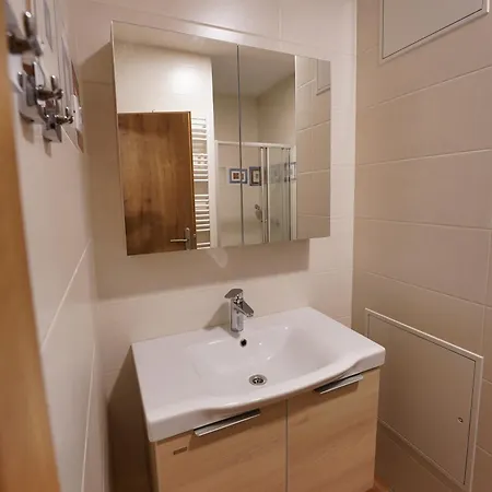 Apartment Metro 7 *