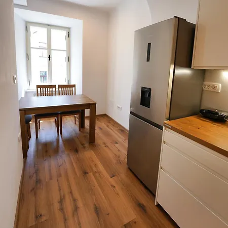 Metro 7 Apartamento