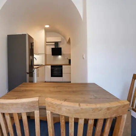 Apartamento Metro 7 *