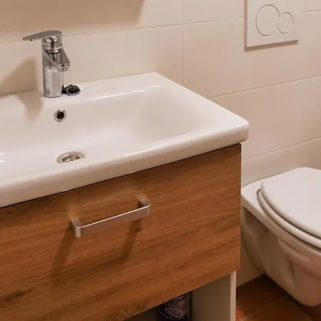 Apartment Metro 7 *