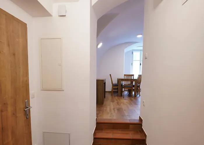 Metro 7 アパート