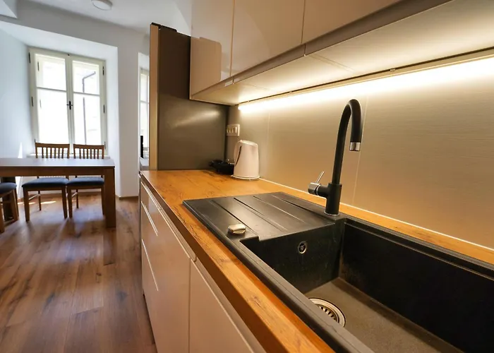 Metro 7 アパート